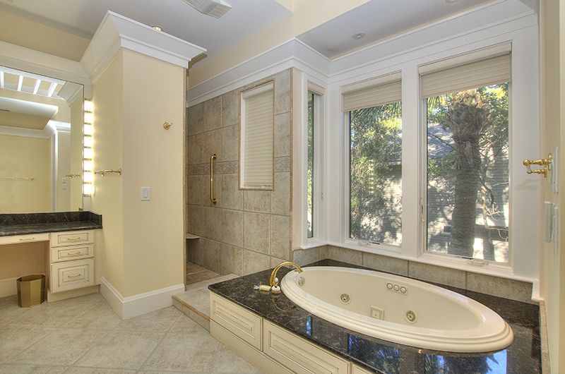 Master Bath at 36 Ruddy Turnstone